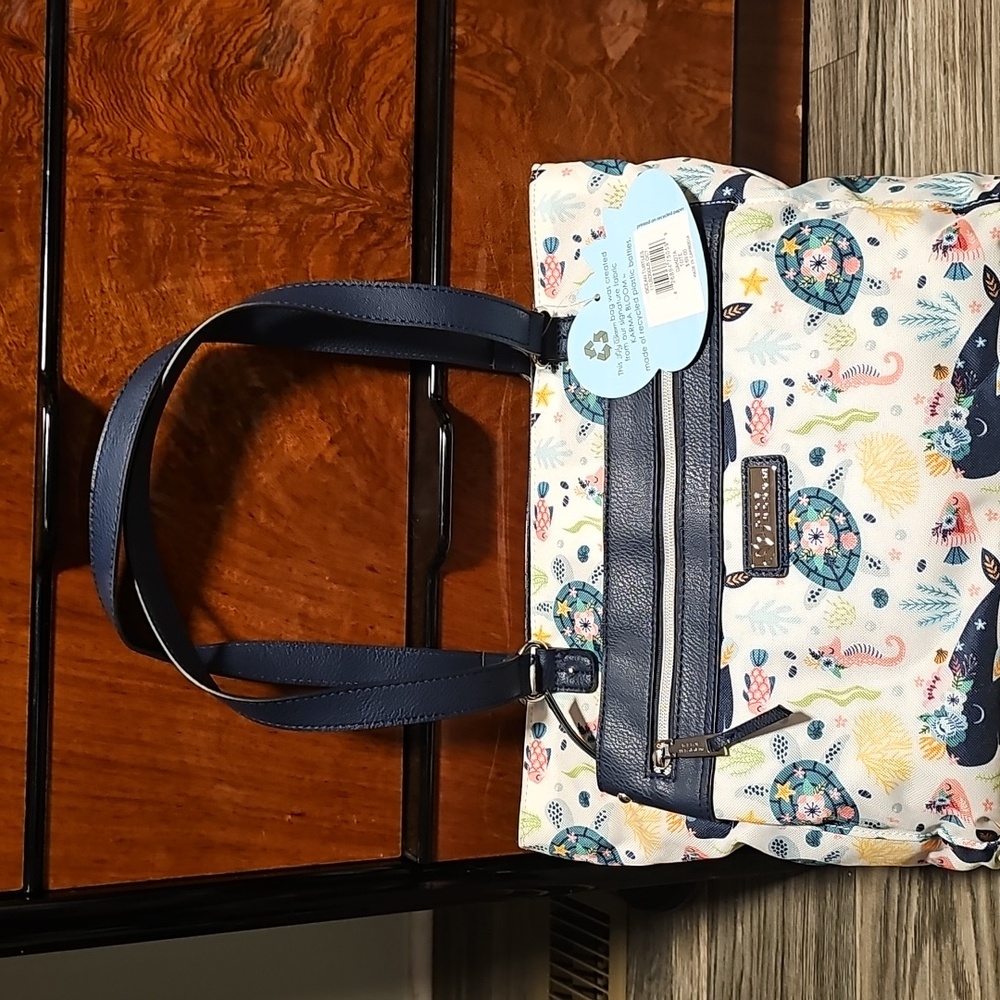 Lily Bloom Stylish Navy and White Tote Bag;NWT  PRICE DROP!